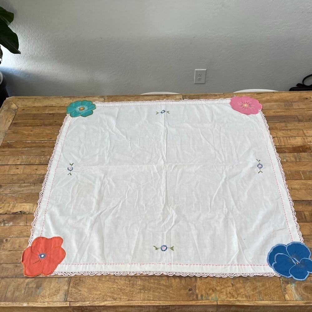 Vtg Hand-Embroidered Linen Kitchen Cloth 36 x 38 in Floral Appliques Lace Trim